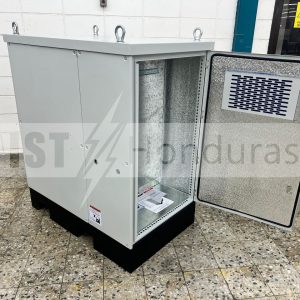 GABINETE METALICO PARA BANCO DE BATERÍAS E INVERSORES NEMA 1