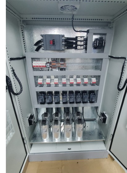 Banco de Capacitores Automático